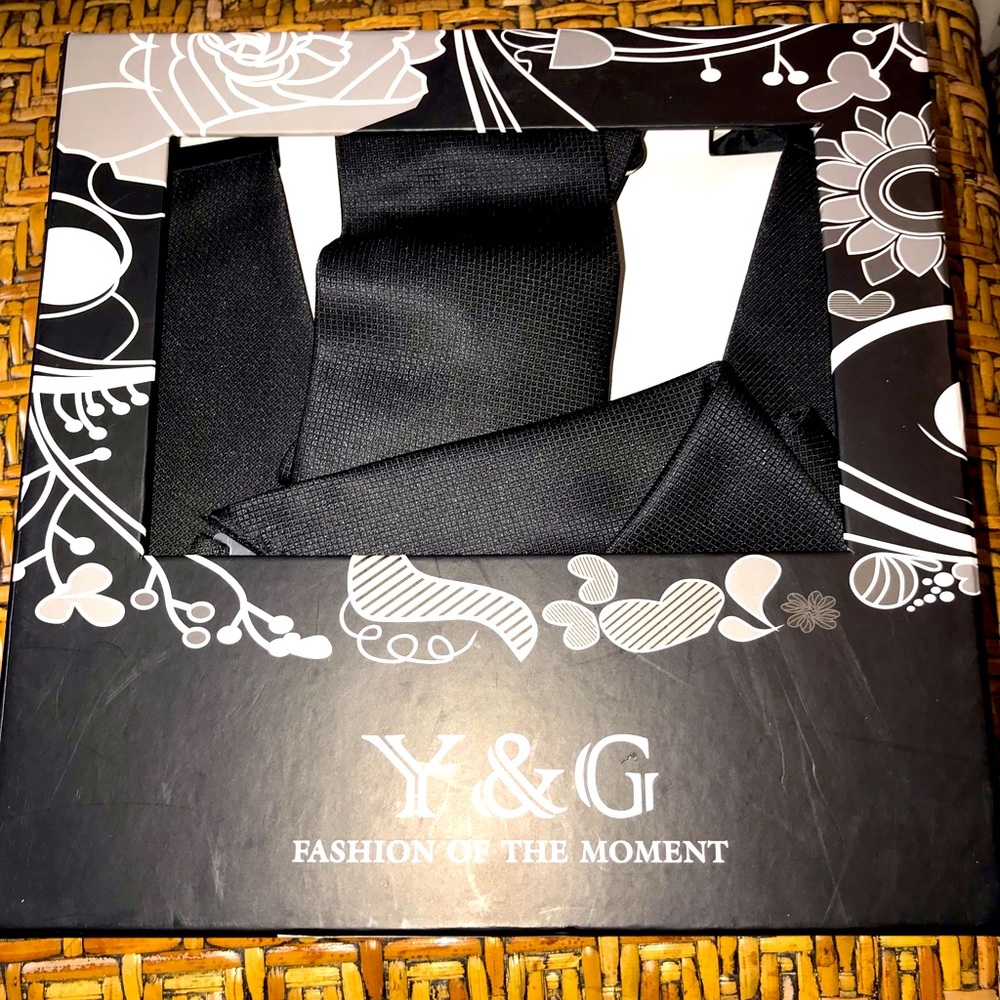 Y&G suit/tux box set size medium
